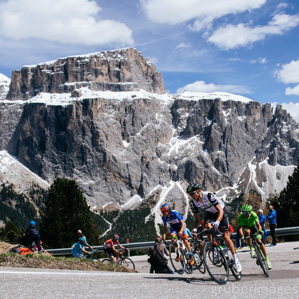 fullpage Giro d Italia dolomites gruber
