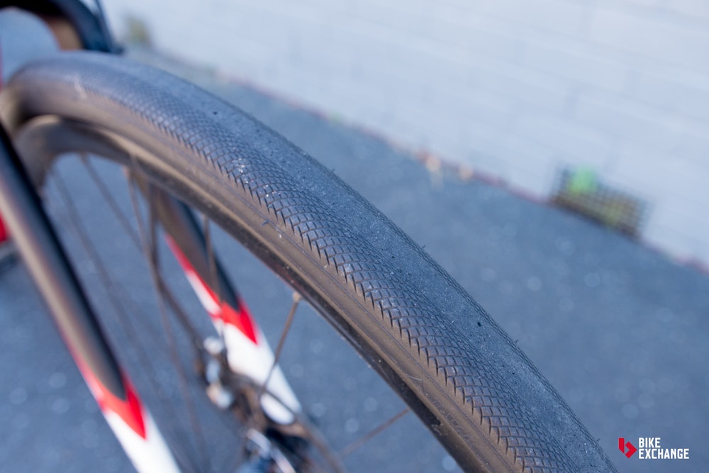 guide to road bike tyres tread pattern